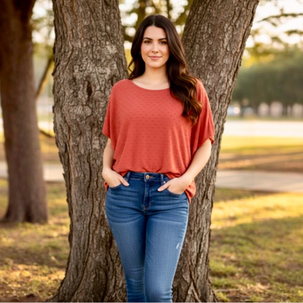 KIM AND CAMI Swiss Dot Top Bat Wing Sleeves Size SMALL - Picture 5 of 13